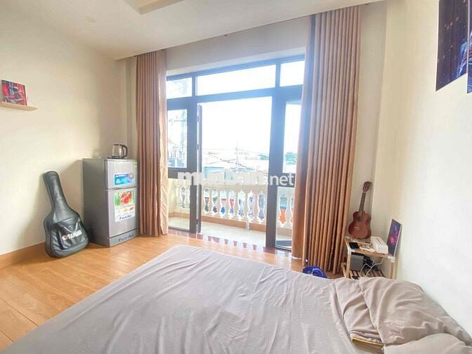 Pass lại phòng trọ ban công lớn ngay ngã tư ga