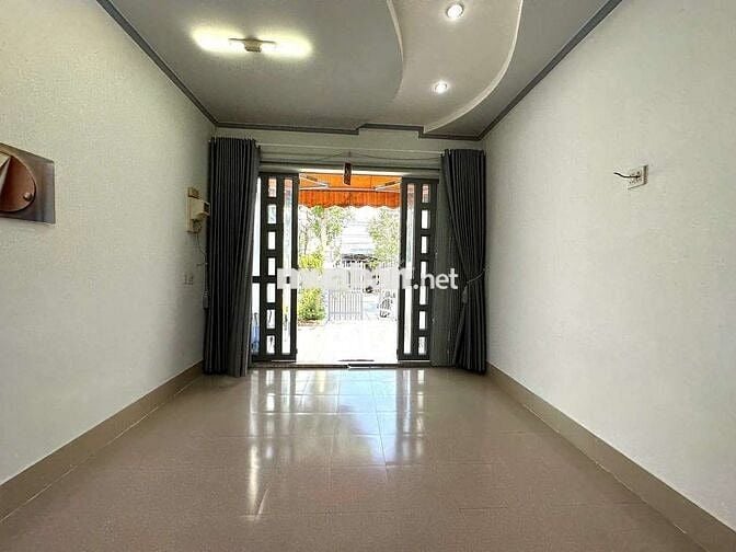 CHO THUÊ NHÀ TRỆT 80M2 SẴN NỘI THẤT KDC HÀNG BÀNG SÂN ĐẬU OTO GIÁ 6TR
