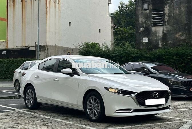 Mazda 3 1.5 Luxury 2023 -30000 km -579tr