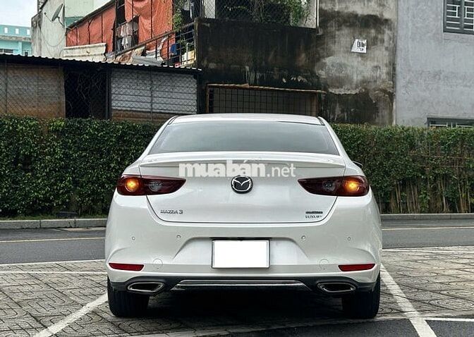 Mazda 3 1.5 Luxury 2023 -30000 km -579tr