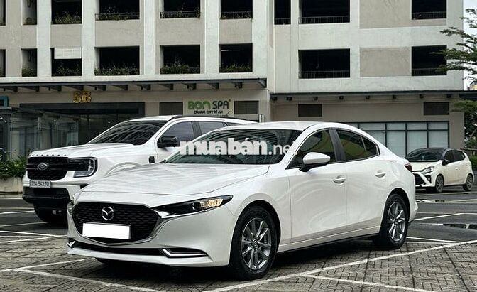 Mazda 3 1.5 Luxury 2023 -30000 km -579tr