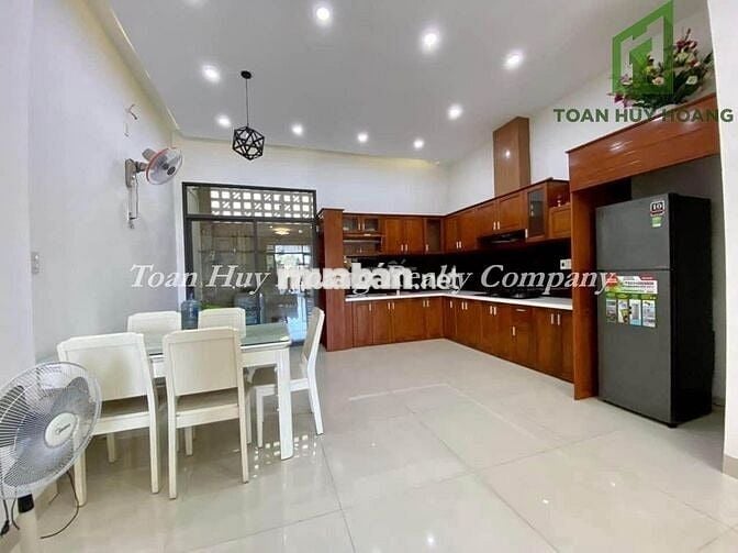 Nhà 4 phòng ngủ hiện đại, có sân ô tô, khu phố Tây An Thượng