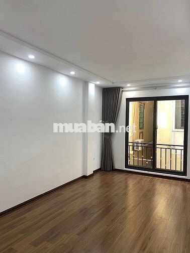 Bá.n nhà Lạc Long Quân, DT35m2, 6 tầng, thang máy, ngõ thông (12.8 tỷ) Bá.n nhà Lạc Long Quân, DT35m2, 6 tầng, thang máy, ngõ thông (12.8 tỷ)