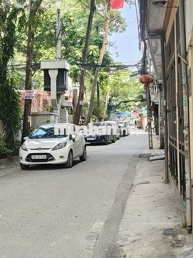 Bá.n nhà Lạc Long Quân, DT35m2, 6 tầng, thang máy, ngõ thông (12.8 tỷ) Bá.n nhà Lạc Long Quân, DT35m2, 6 tầng, thang máy, ngõ thông (12.8 tỷ)