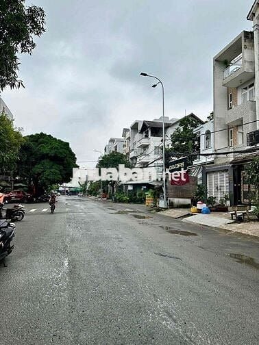 Nhà mặt tiền nội bộ đường số 10