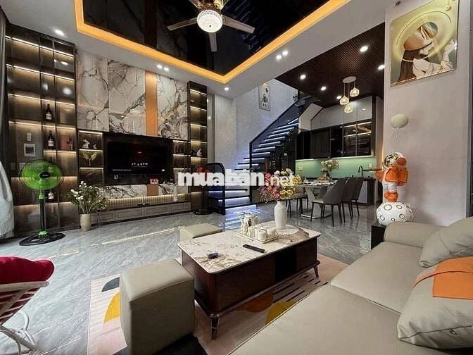 Bán nhà đường Bàn Cờ _Q3. hẻm xe hơi 6M. đang có hợp đồng thuê 700USD