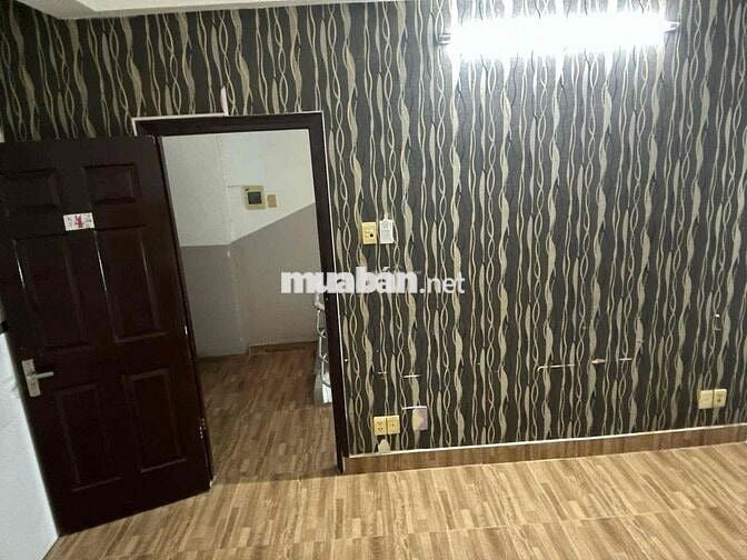 Bán nhà Mặt tiền Lê Hồng Phong P12Q10- DT vuông 52,5 m2 - Ngang 5,25m