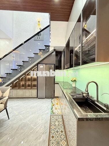 Bán nhà đường Bàn Cờ _Q3. hẻm xe hơi 6M. đang có hợp đồng thuê 700USD