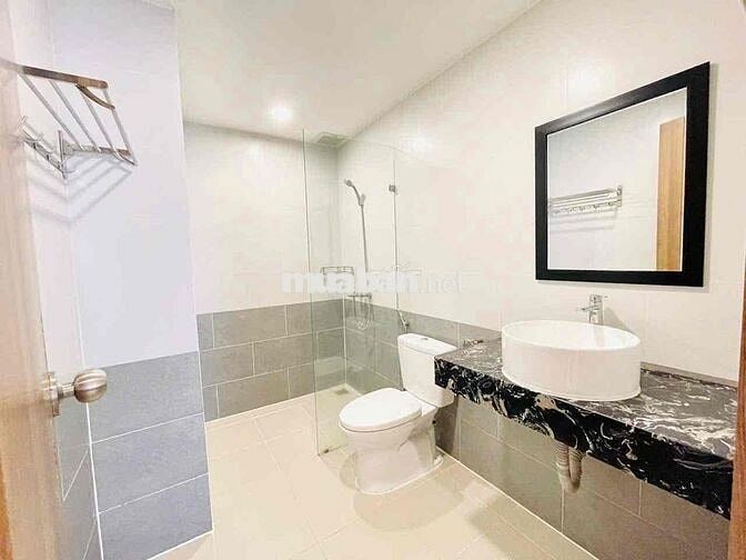 2 Phòng Ngủ .... Phòng Khách Riêng .... Vị Trí Ngay Trung Tâm 🔥🔥