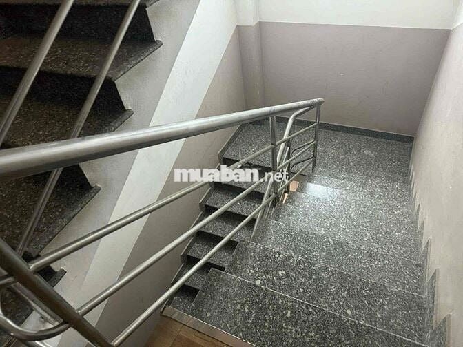 Bán nhà Mặt tiền Lê Hồng Phong P12Q10- DT vuông 52,5 m2 - Ngang 5,25m