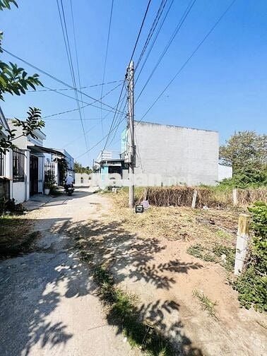 Miếng đất chính chủ tại Bến Lức, Long An, giá 780 Tr/100m2 thổ cư, shr