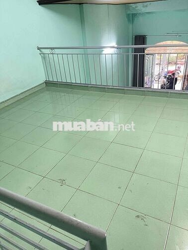 cho thuê nhà nguyên căn trệt lửng dt 4x20