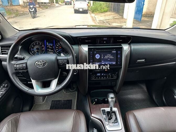 Toyota Fortuner 2.7V sx 2020 xe nhập khẩu