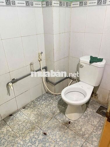 cho thuê nhà nguyên căn trệt lửng dt 4x20