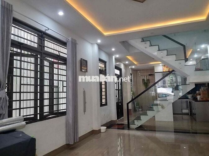 BÁN NHÀ MẶT TIỀN KẸP KIỆT OTO ĐƯỜNG ĐẦM RONG 2