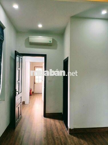 BÁN NHÀ MẶT TIỀN KẸP KIỆT OTO ĐƯỜNG ĐẦM RONG 2
