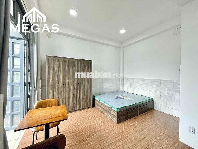 Studio Ban Công Mới Ngay Âu Cơ - VÒNG XOAY LÊ ĐẠI HÀNH QUẬN 11 giá rẻ
