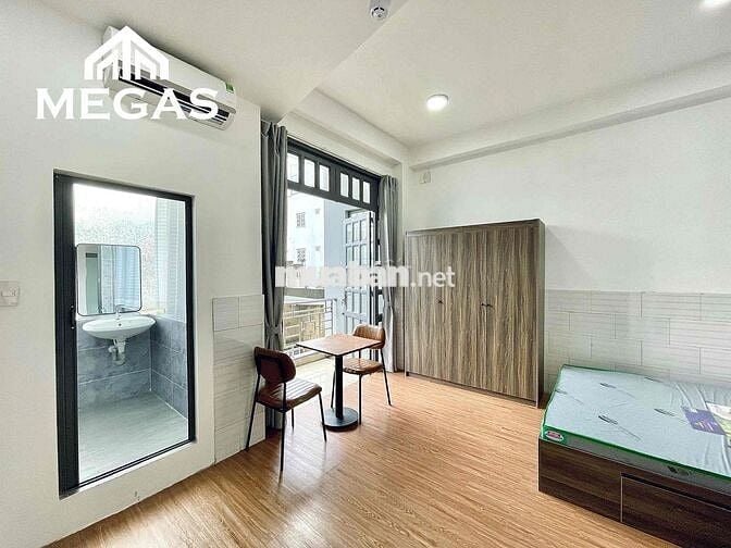 Studio Ban Công Mới Ngay Âu Cơ - VÒNG XOAY LÊ ĐẠI HÀNH QUẬN 11 giá rẻ