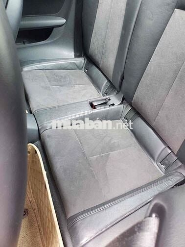 Audi TT 2017  - 25000miles . màu trắng dán kem