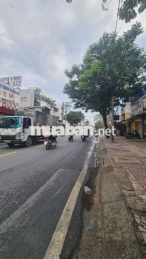 Cần cho thuê nhà mặt tiền đường Âu Cơ P.10. Q. Tân Bình