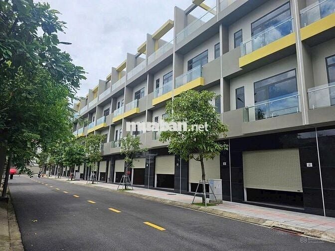 BÁN NHÀ PHỐ 2 MẶT TIỀN BCONS UNI VALLEY, ĐÔNG HÒA CHỈ 12,8 TỶ