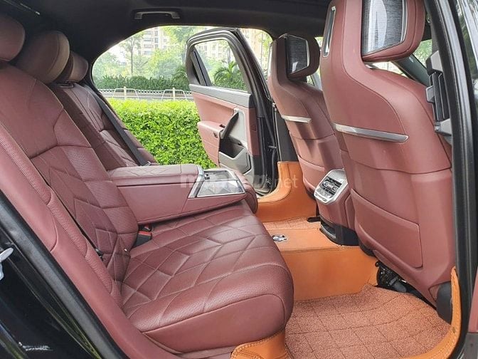 Bán BMW 735i M-Sport sản xuất 2023. Xe Hà Nội cực mới.