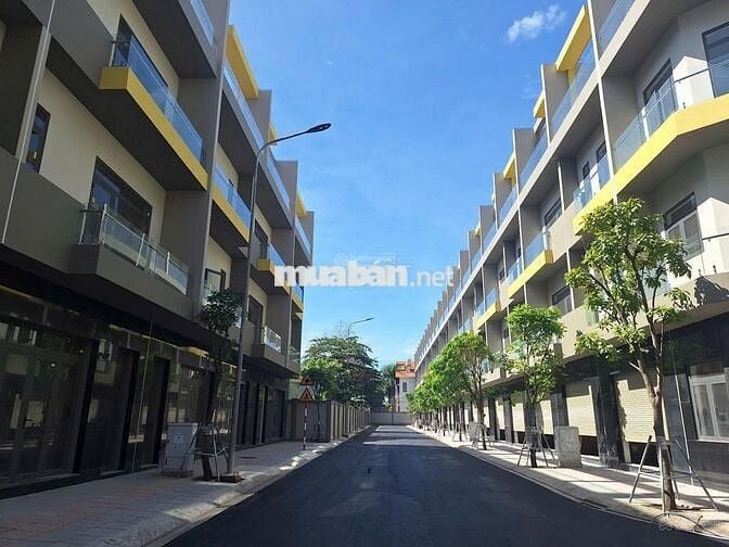 BÁN NHÀ PHỐ 2 MẶT TIỀN BCONS UNI VALLEY, ĐÔNG HÒA CHỈ 12,8 TỶ