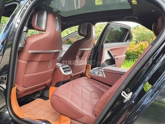 Bán BMW 735i M-Sport sản xuất 2023. Xe Hà Nội cực mới.