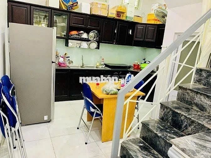 Cho thuê nhà mặt tiền đường Trần Văn Dư, dt 4x18 trệt 2 lầu