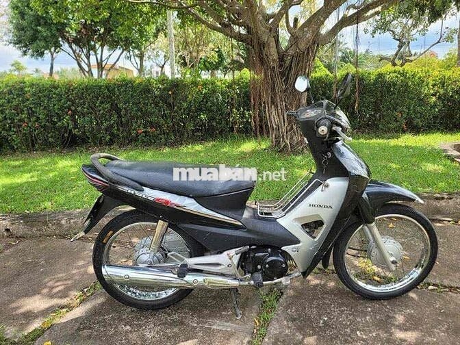 alpha nhật đi lm
