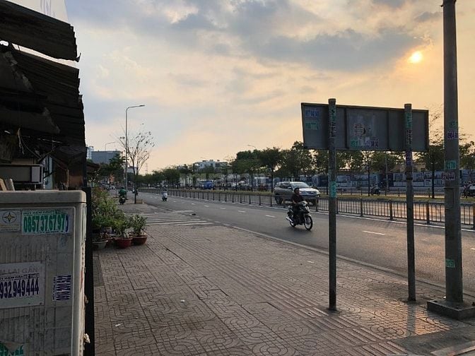 Cho thuê mặt bằng 122 m2 đường Kinh Dương Vương-  Q. BÌNH TÂN