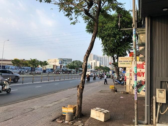 Cho thuê mặt bằng 122 m2 đường Kinh Dương Vương-  Q. BÌNH TÂN