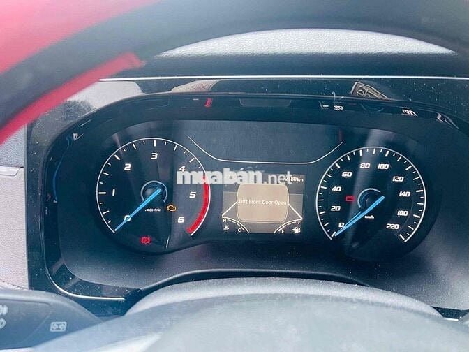 Ford Transit 2023 Xe ít đi 7v lên nhiều đồ chơi