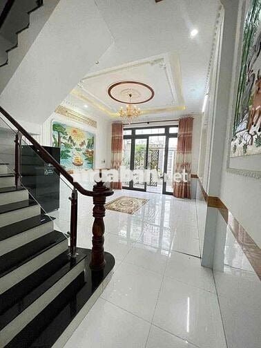 Nhà mới trệt lầu 3pn có nội thất KdC Quân Baio