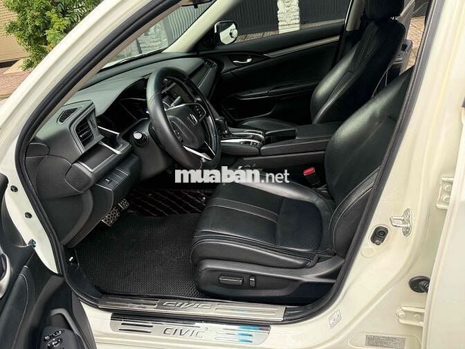 Honda Civic 2018 1.5G Vtec Turbo - 90000 km