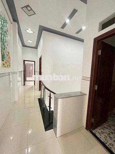Nhà mới trệt lầu 3pn có nội thất KdC Quân Baio