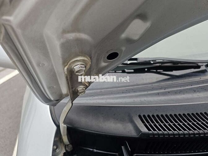 Toyota Yaris 1.3AT 2008 màu bạc, 12 vạn km