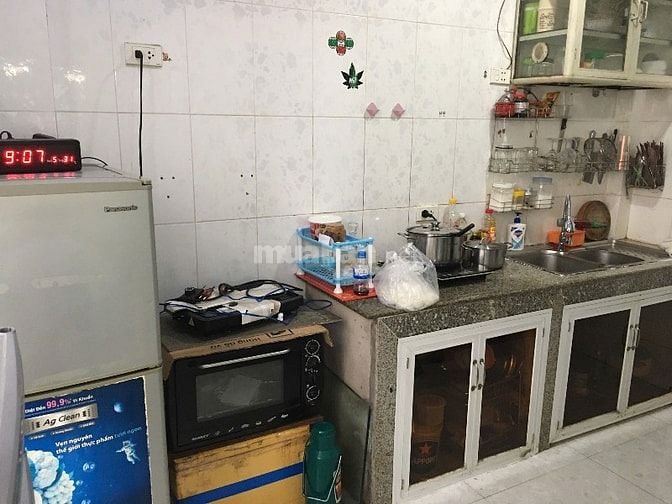 Nhà nguyên căn trung tâm Quận 4, đi lại dễ dàng