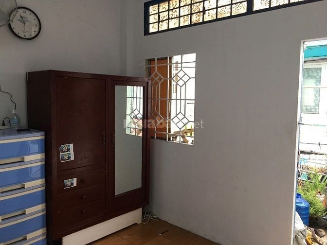 Nhà nguyên căn trung tâm Quận 4, đi lại dễ dàng