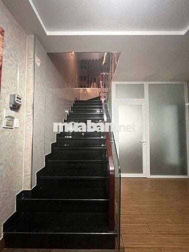 Ngay ĐH CN TPHCM, Mỏ Vàng Kinh Doanh, Nhà Mặt Tiền