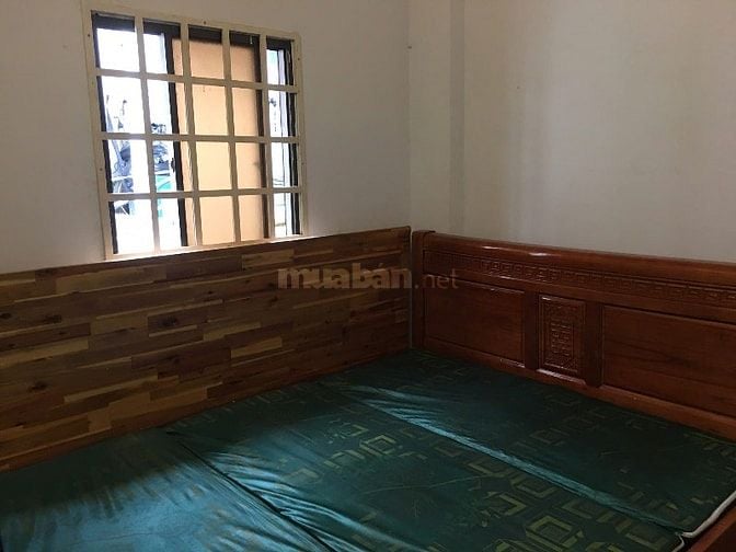 Nhà nguyên căn trung tâm Quận 4, đi lại dễ dàng
