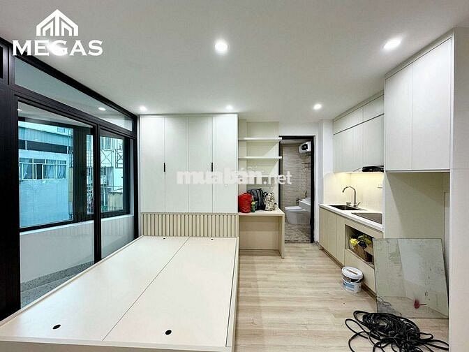 CĂN STUDIO FULL NỘI THẤT BAN CÔNG LỚN GẦN VINCOM TRẦN DUY HƯNG