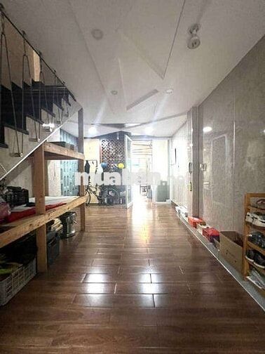 Ngay ĐH CN TPHCM, Mỏ Vàng Kinh Doanh, Nhà Mặt Tiền