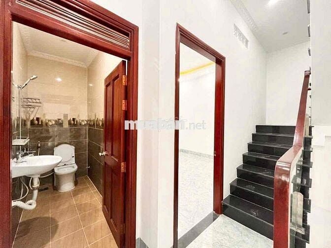 Nhà trệt lầu 2 phòng Hẻm 876 Trần Nam Phú