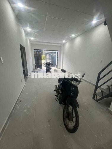 Cho thuê nhà hxt 4.2x17m 1 lầu 2pn 3wc 12tr