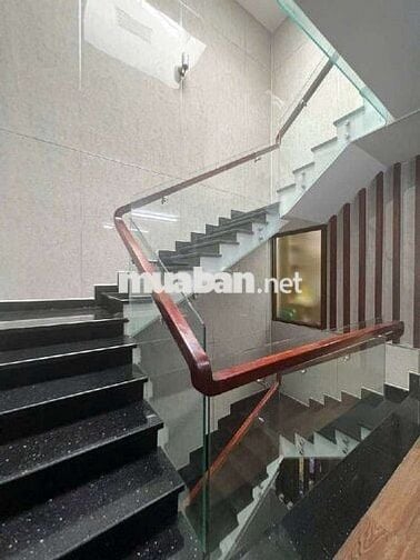 Ngay ĐH CN TPHCM, Mỏ Vàng Kinh Doanh, Nhà Mặt Tiền