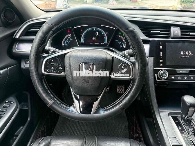 Honda Civic 2018 1.5G Vtec Turbo - 90000 km