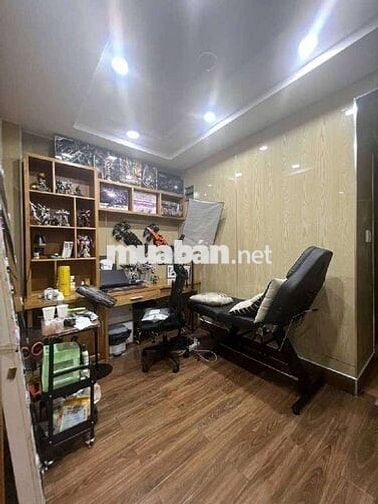 Ngay ĐH CN TPHCM, Mỏ Vàng Kinh Doanh, Nhà Mặt Tiền