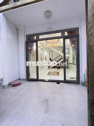 Nhà mới trệt lầu 3pn có nội thất KdC Quân Baio