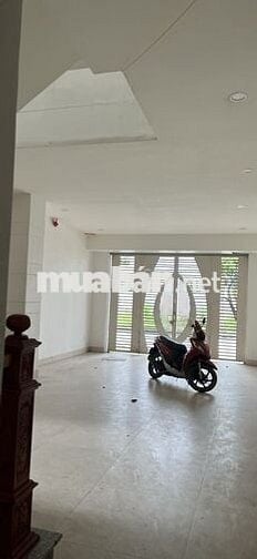 Nhà mặt tiền 100m2,   ĐS 22 KCN Sóng Thần